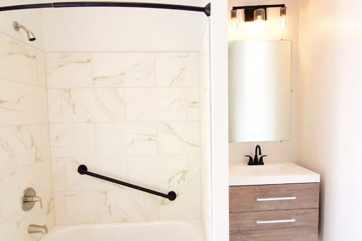 Apartment-Bathroom-2048x1536